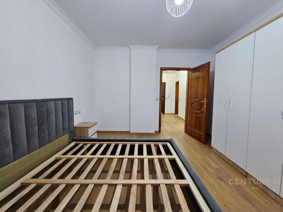 Tirane, jepet me qera apartament 1+1 Kati 2, 66 m² 600 € (Rruga Frosina Plaku)