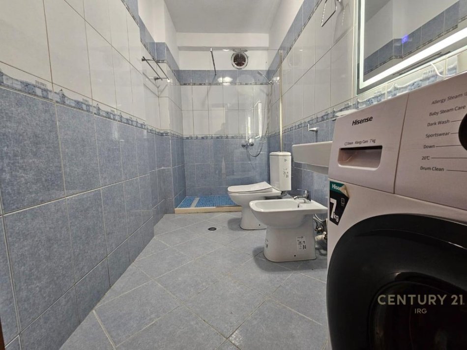 Tirane, jepet me qera apartament 1+1 Kati 2, 66 m² 600 € (Rruga Frosina Plaku)