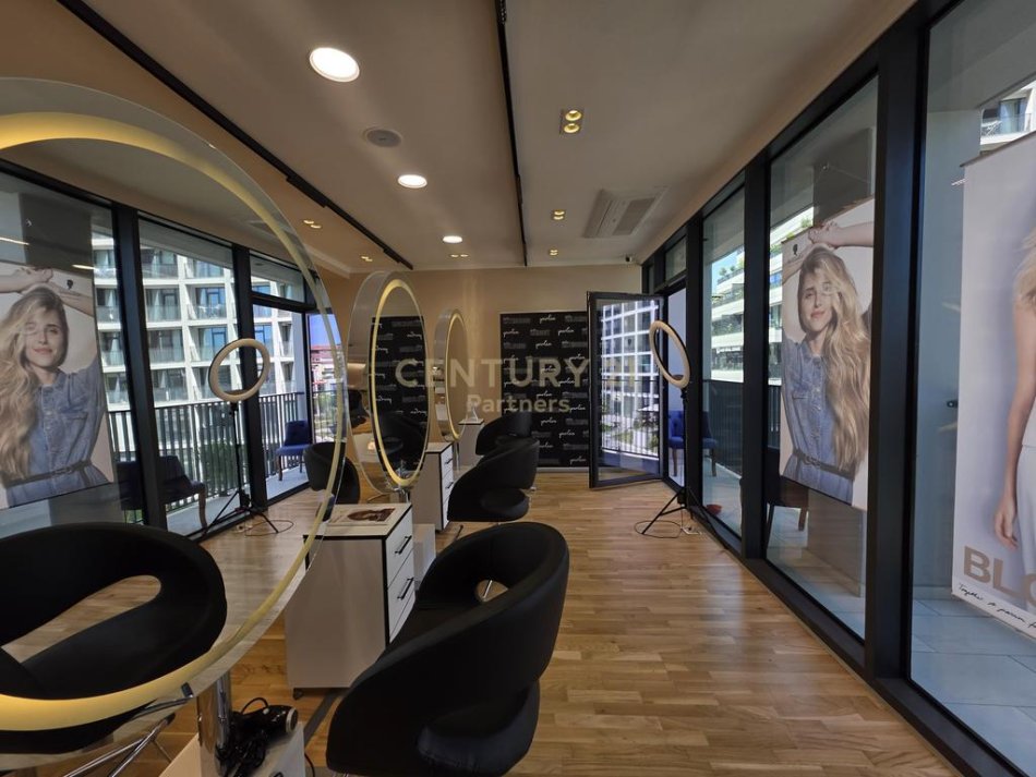 Tirane, shitet ambjent biznesi Kati 2, 127 m² 45.000 €