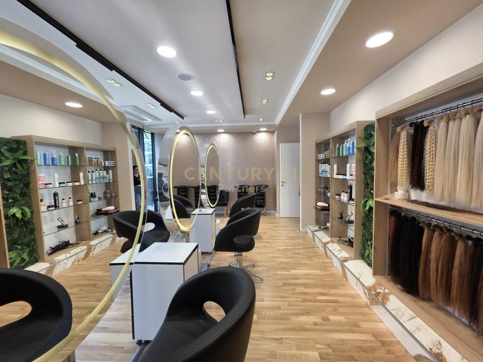 Tirane, shitet ambjent biznesi Kati 2, 127 m² 45.000 €