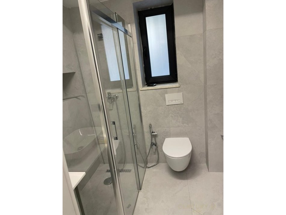 Tirane, jepet me qera zyre Kati 0, 51 m² 550 € (Stadiumi Dinamo)