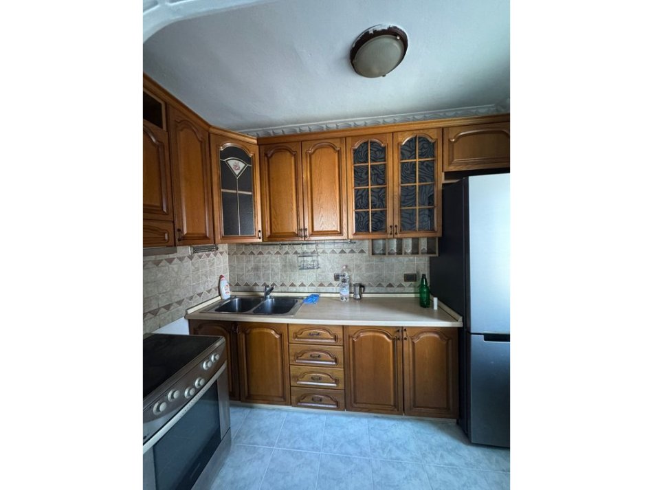 Tirane, jepet me qera apartament 3+1 Kati 3, 84 m² 600 € (Shkolla e Baletit)