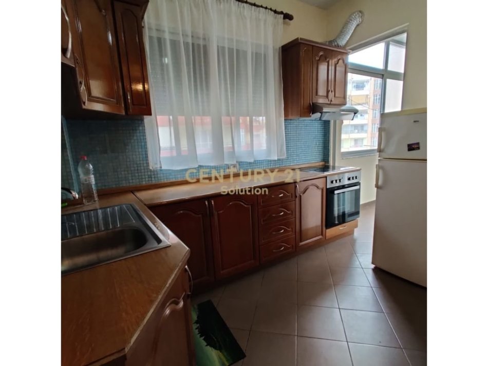 Tirane, jepet me qera apartament 2+1 Kati 5, 67 m² 400 € (Astir)