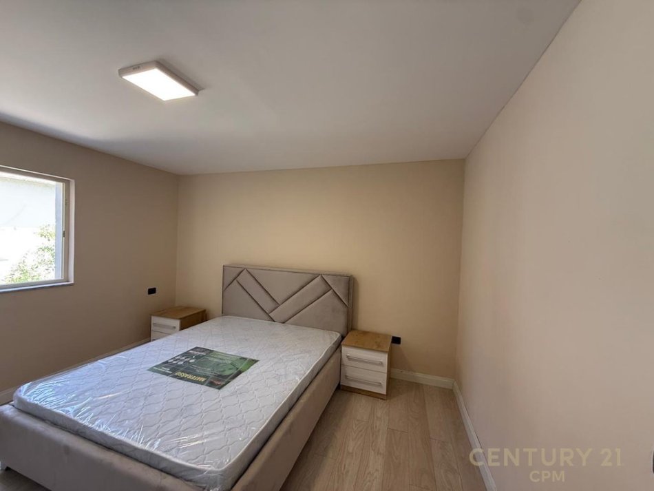 Tirane, jepet me qera apartament 2+1 , 70 m² 470 € (Rr.Kamber Benja)
