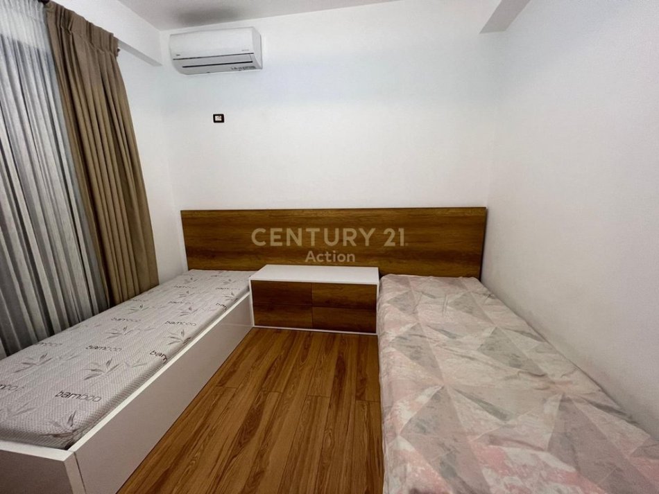 Tirane, shitet apartament 2+1 Kati 4, 118 m² 180.000 € 