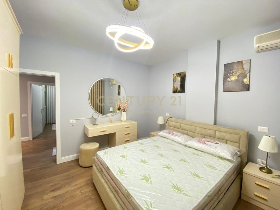 Tirane, jepet me qera apartament 2+1 Kati 2, 85 m² 700 € (Rr.Frosina Plaku)