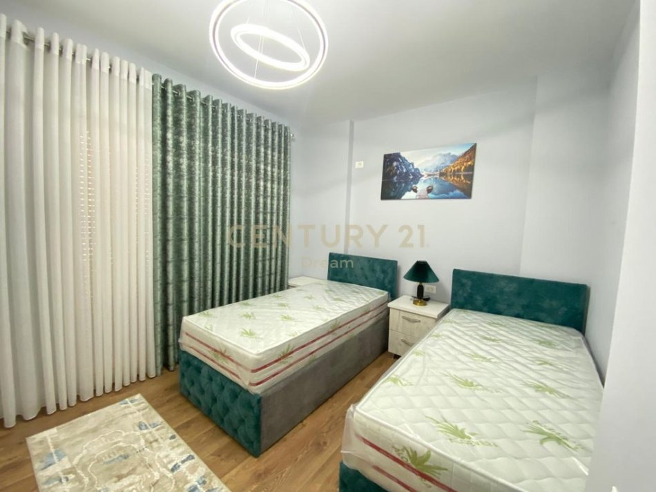 Tirane, jepet me qera apartament 2+1 Kati 2, 85 m² 700 € (Rr.Frosina Plaku)