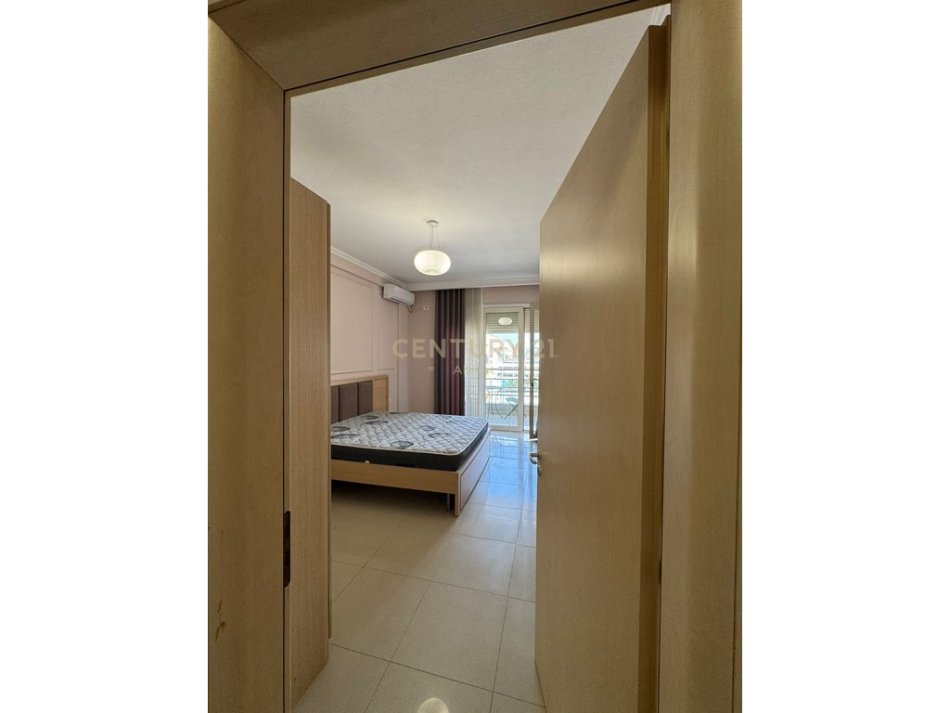 Tirane, jepet me qera apartament 1+1 Kati 5, 69 m² 550 € 