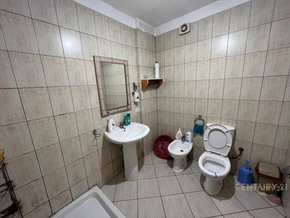 Tirane, jepet me qera apartament 1+1 Kati 2, 70 m² 430 € (Pallati me Shigjeta)