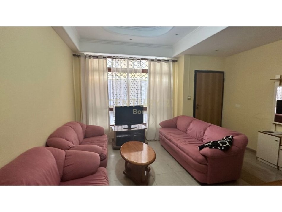 Tirane, jepet me qera apartament 2+1 Kati 1, 50 m² 450 € (Xhamia e Tabakeve)