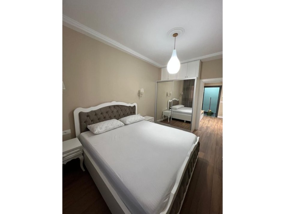Tirane, jepet me qera apartament 1+1 Kati 5, 80 m² 600 € 