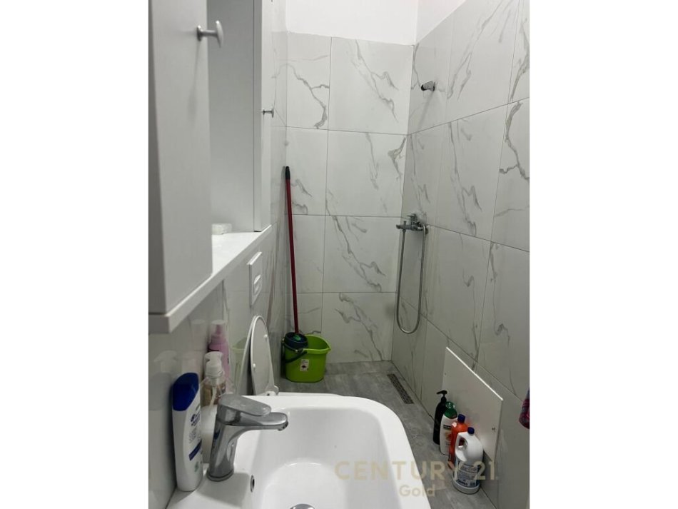Tirane, jepet me qera apartament 1+1 Kati 0, 71 m² 550 € (Kompeksi Magnet , 21 Dhjetori)