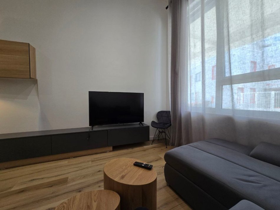Tirane, jepet me qera apartament 1+1 , 71 m² 550 € 