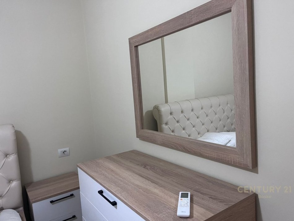 Tirane, jepet me qera apartament 2+1 Kati 7, 87 m² 700 € (Rr. Don Bosko)