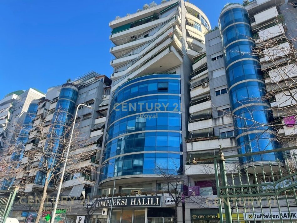 Tirane, shitet ambjent biznesi , 33 m² 105.000 € (Kompleksi Halili)