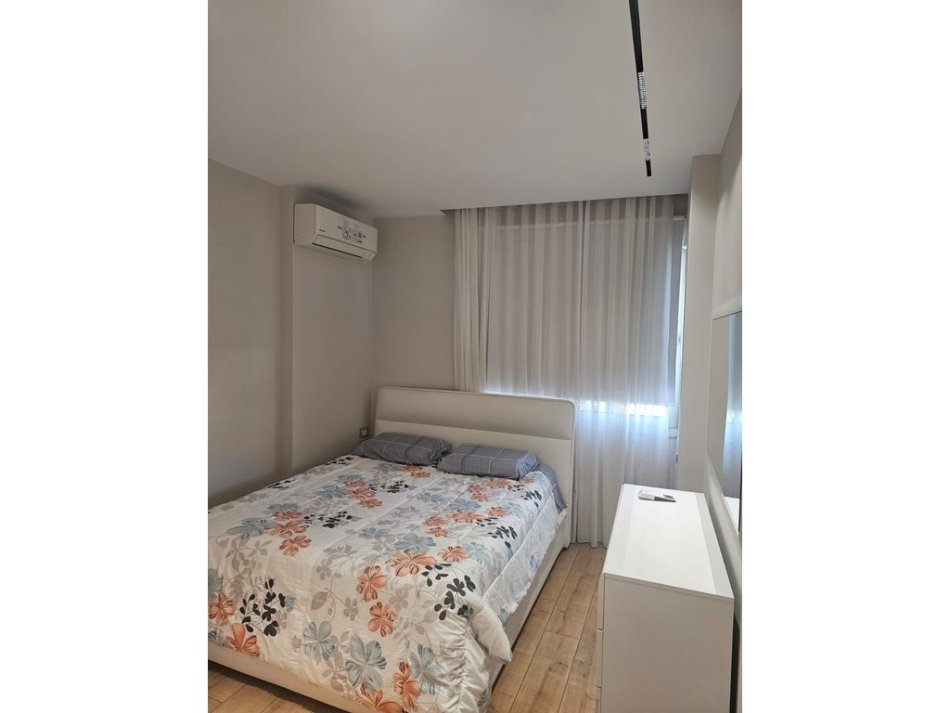 Tirane, jepet me qera apartament 1+1 Kati 5, 61 m² 650 € (Rr. Nasi Pavllo)