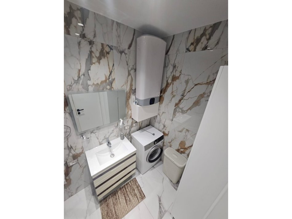 Tirane, jepet me qera apartament 1+1 Kati 5, 61 m² 650 € (Rr. Nasi Pavllo)