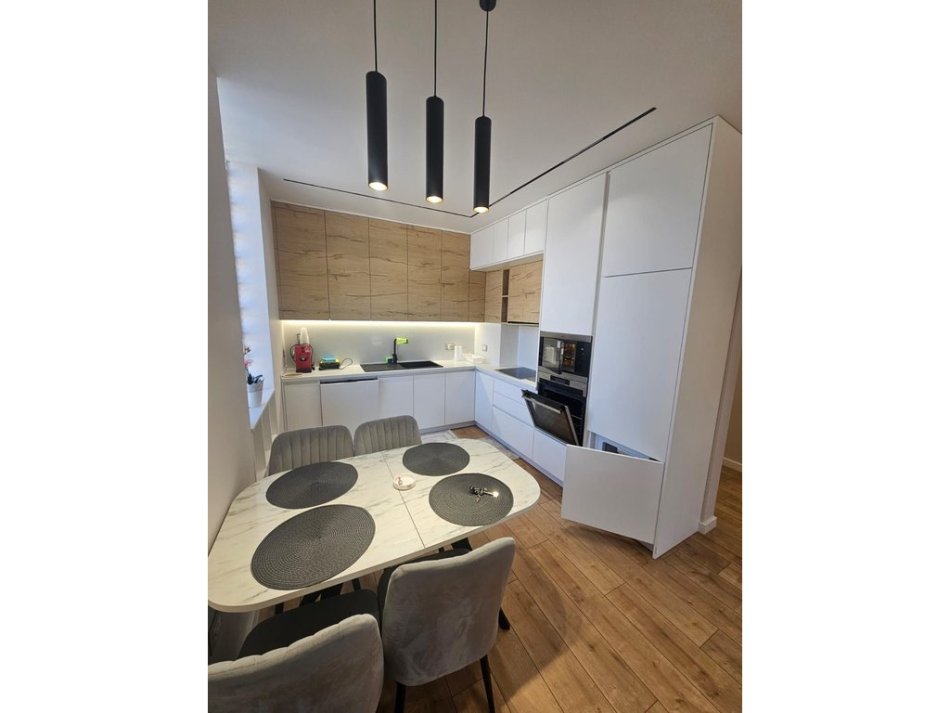 Tirane, jepet me qera apartament 1+1 Kati 5, 61 m² 650 € (Rr. Nasi Pavllo)