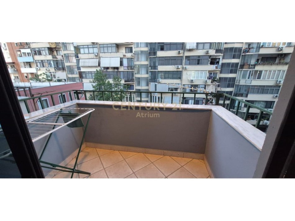 Tirane, jepet me qera apartament 2+1 Kati 5, 82 m² 550 € (Rruga Irfan Tomini)