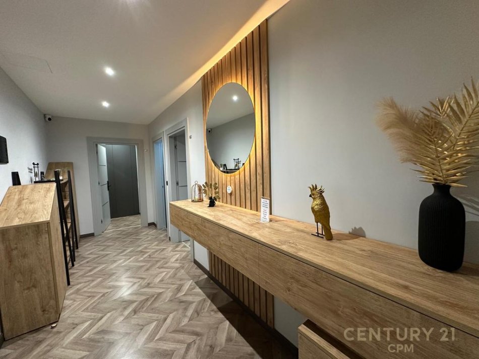 Tirane, jepet me qera garsonier Kati 3, 100 m² 1.500 € (Rr. Sulejman Pitarka)
