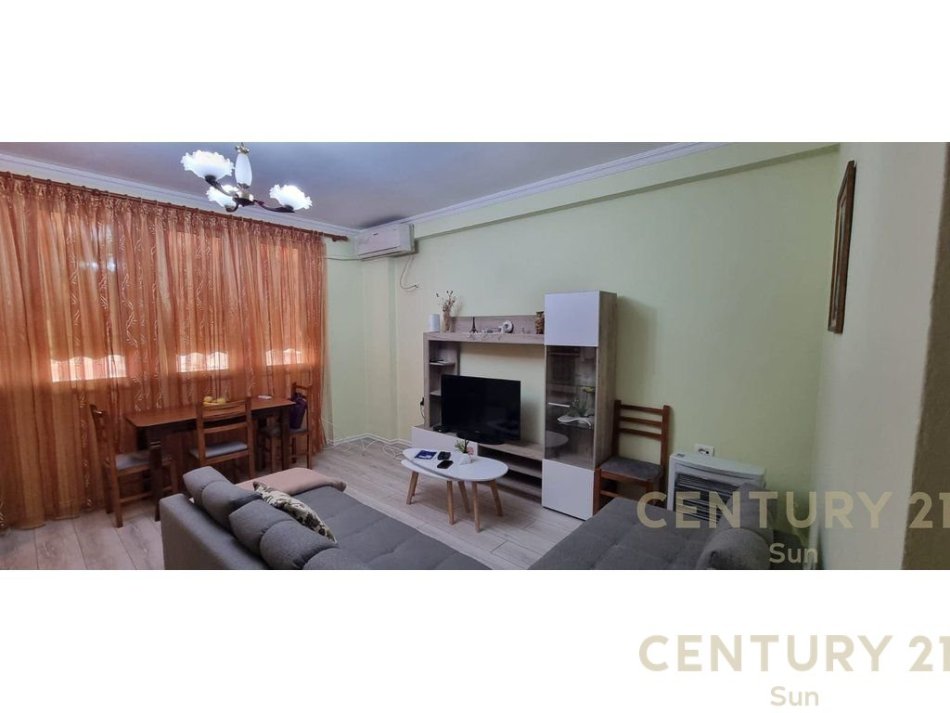 Tirane, jepet me qera apartament 2+1, 550 Euro (21 Dhjetori)