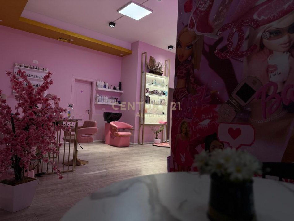 Tirane, shitet ambjent biznesi Kati 0, 70 m² (Rr.Sulejman Delvina)