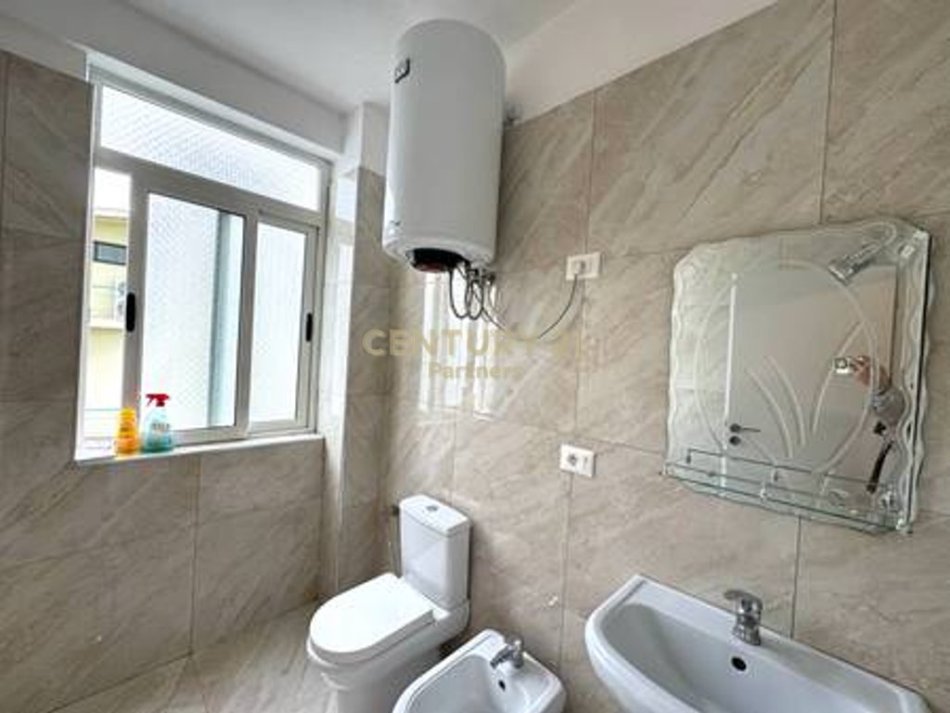 Tirane, shitet apartament 2+1 Kati 2, 90 m² 160.000 € 