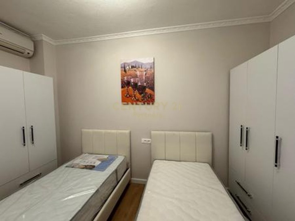 Tirane, shitet apartament 2+1 Kati 2, 90 m² 160.000 € 