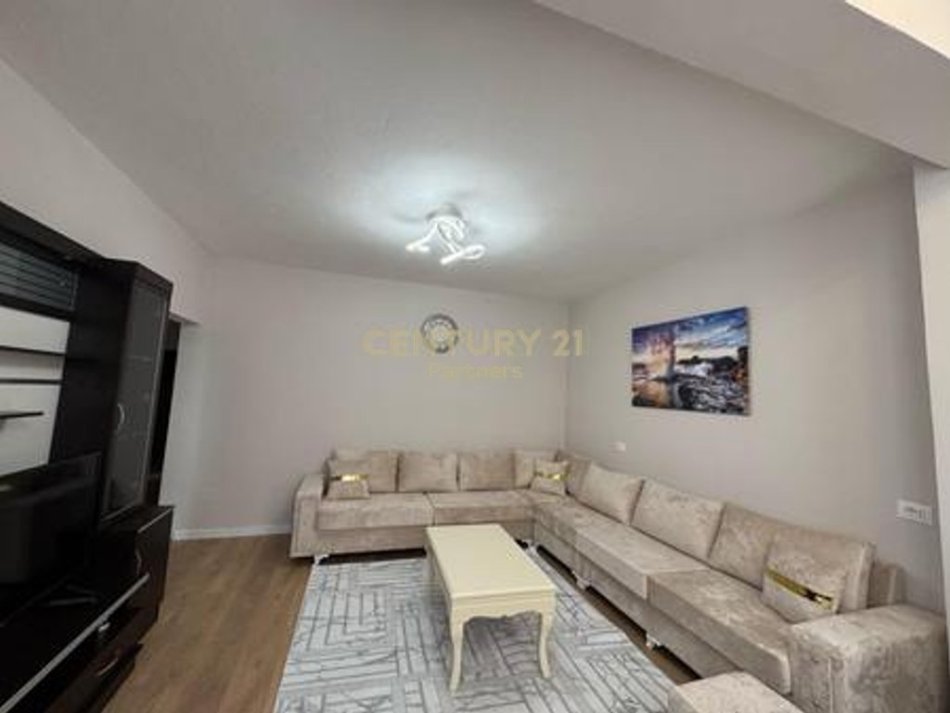 Tirane, shitet apartament 2+1 Kati 2, 90 m² 160.000 € 