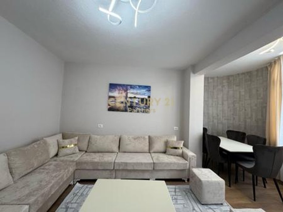 Tirane, shitet apartament 2+1 Kati 2, 90 m² 160.000 € 