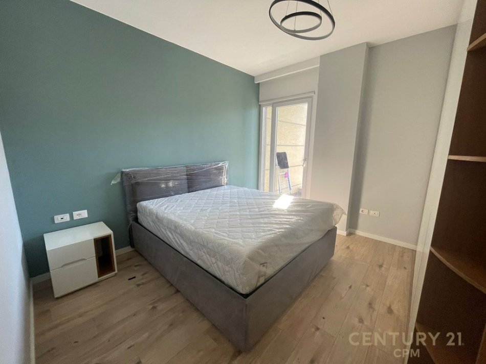 Tirane, jepet me qera apartament 1+1+post parkimi Kati 5, 62 m² 850 € (Liqeni i Tiranes)