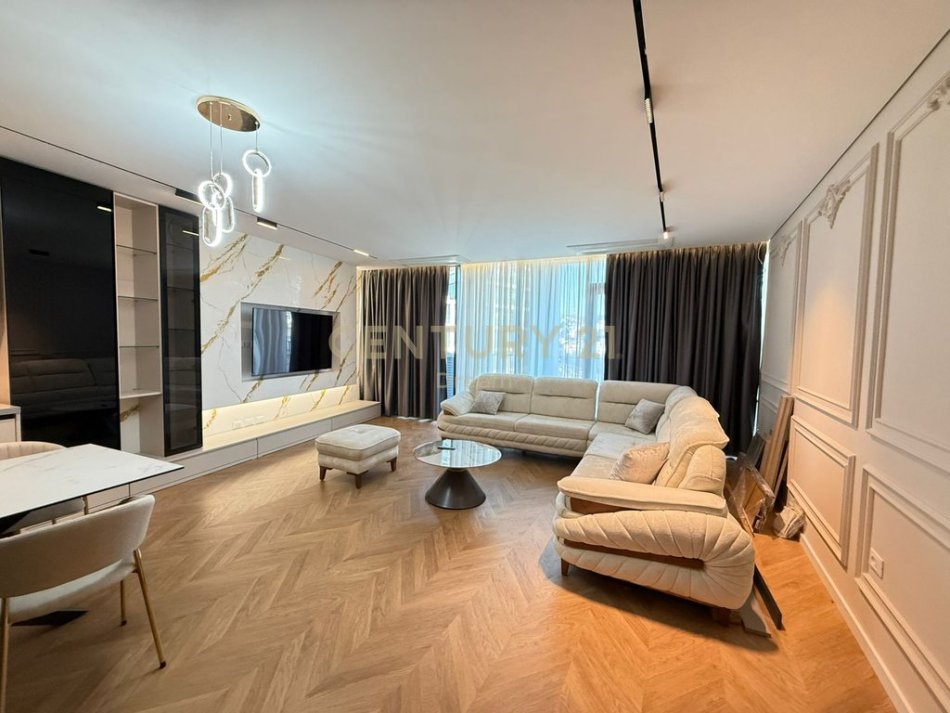 Tirane, jepet me qera apartament 2+1 Kati 9, 126 m² 2.000 € (Rezidenca Lake)