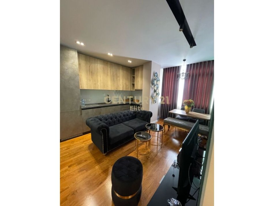 Tirane, jepet me qera apartament 1+1 Kati 6, 50 m² 750 € (Rr.Brigada e VIII)