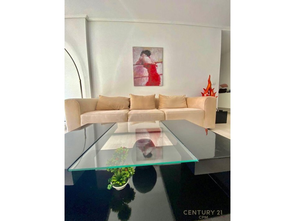 Tirane, jepet me qera apartament 1+1 Kati 7, 77 m² 650 € (Prane Gjimnazit Petro Nini)
