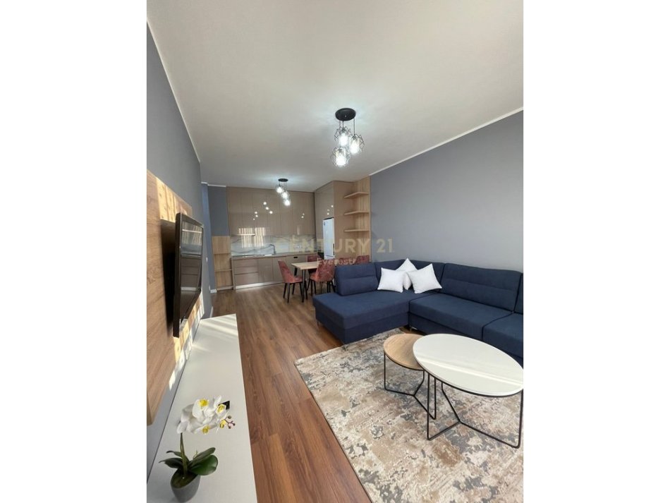 Tirane, jepet me qera apartament 2+1 Kati 7, 107 m² 650 € (Unaza e Re)