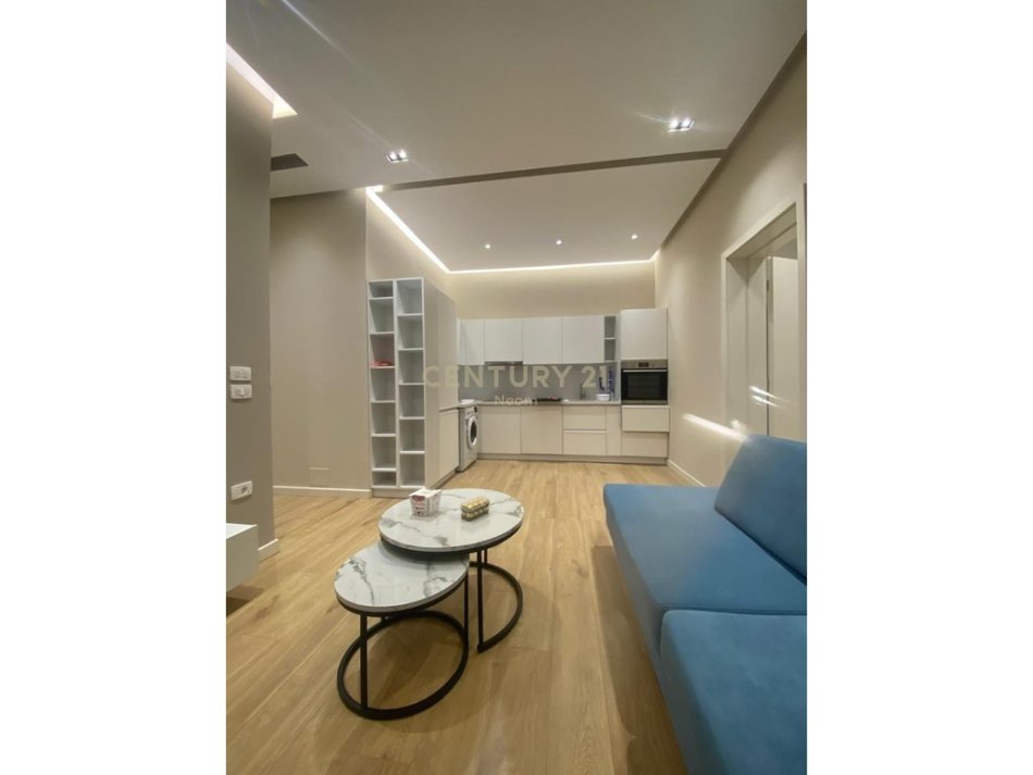 Tirane, jepet me qera apartament 2+1 Kati 5, 80 m² 800 € (Rr.Abdyl Frasheri)