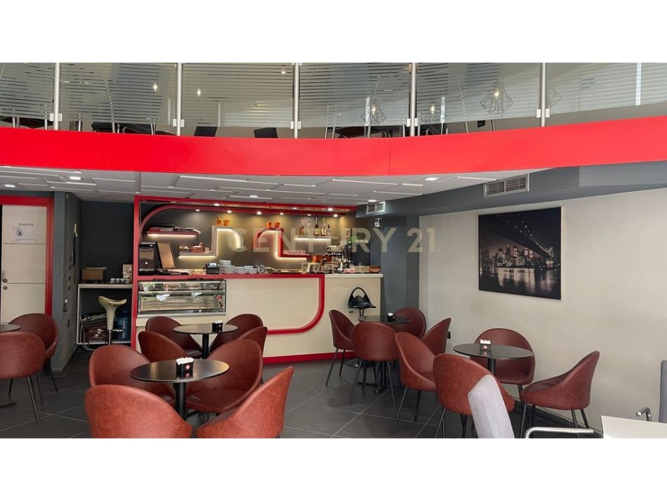 Tirane, jepet me qera bar-kafe Kati 0, 65 m² 1.100 € (Laprake)