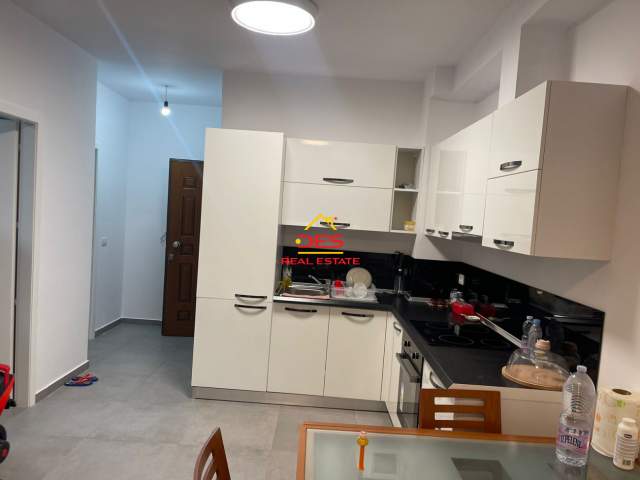 Vlore, jepet me qera apartament 1+1+A+BLK Kati 5, 74 m² 300 Euro (Rruga Çamëria, Vlorë)