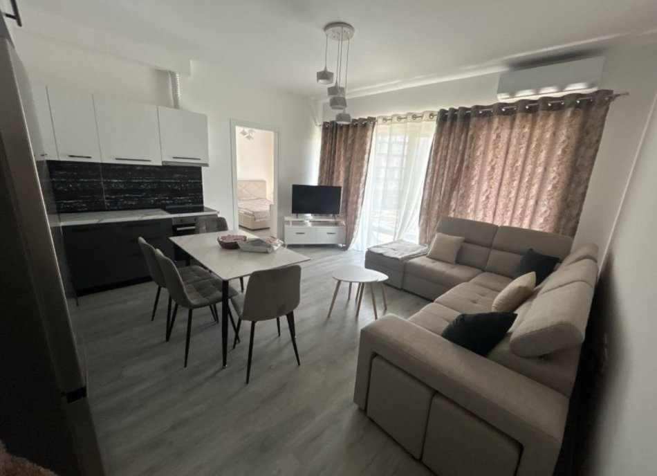 Tirane, jepet me qera apartament 2+1 Kati 3, 80 m² 670 € (5 maji prane qendres emerald)
