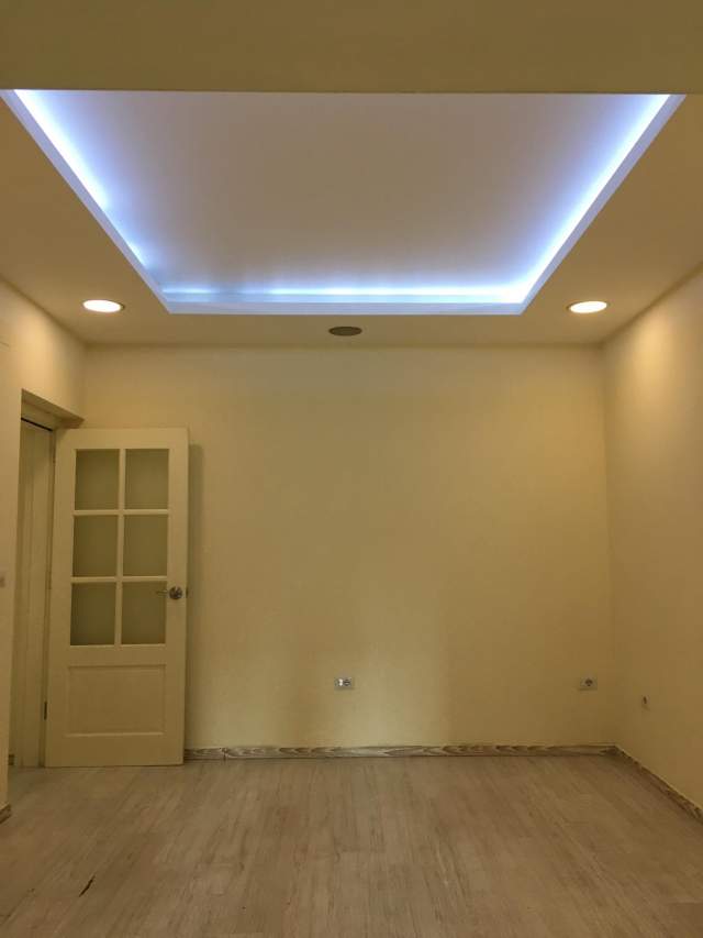 Tirane, jepet me qera apartament 3+1 Kati 3, 85 m² 650 Euro (Ibrahim Rugova)