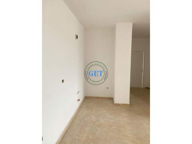 Durres, shitet apartament 2+1 Kati 9, 1.097 m² 70.000 Euro (Spitalle)