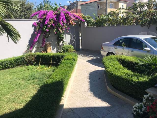 Elbasan, shitet Vile 280 m² 500.000 Euro