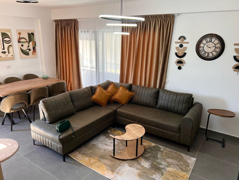 Tirane, jepet me qera apartament duplex Dublex Kati 4, 130 m² 1.000 € (kodra e diellit)