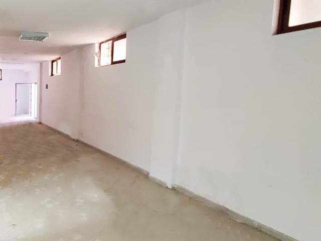 Tirane, shitet dyqan 200 m² 120.000 Euro