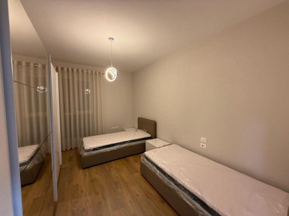 Tirane, jepet me qera apartament 2+1 Kati 3, 80 m² 700 € (don bosko)