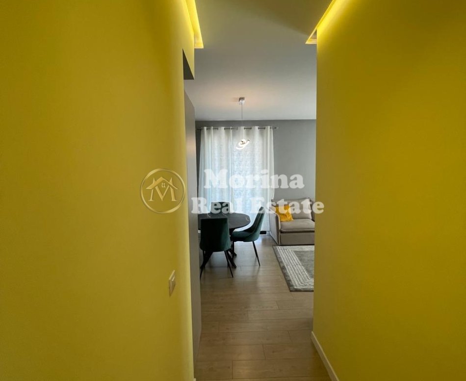 Tirane, jepet me qera apartament 3+1 Kati 4, 112 m² 800 € (Laprake)