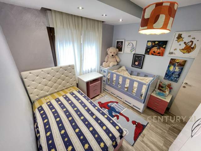 Tirane, shes apartament 3+1+BLK Kati 3, 145 m² 216.000 Euro (Komuna e parisit)