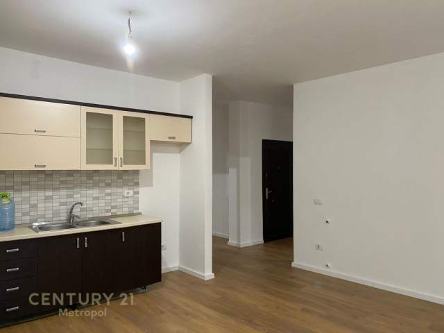 Tirane, shitet apartament 2+1+BLK Kati 5, 105 m² 93.000 Euro (Rruga Sotir Caci)