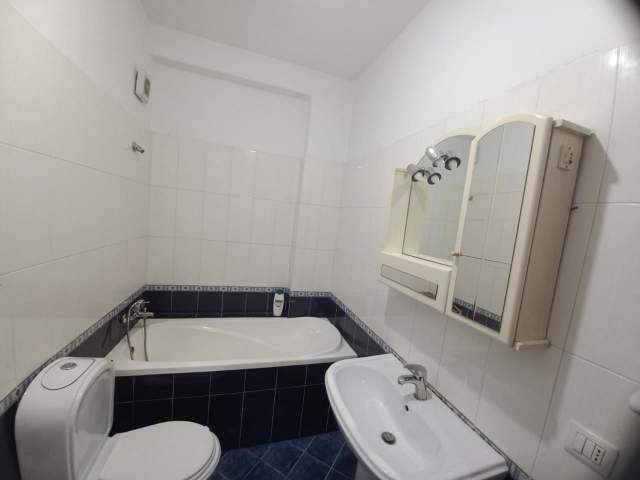 Tirane, jepet me qera 1+1+BLK Kati 2, 40 m² 400 Euro (Rruga e Durresit)