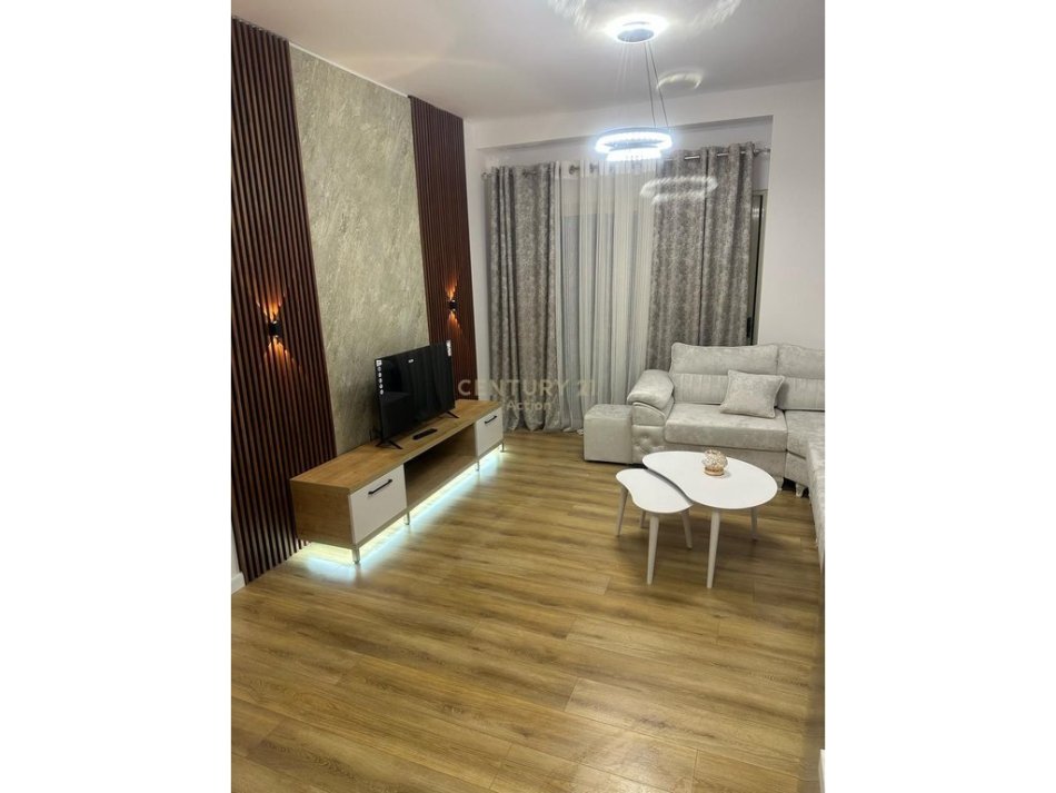 Tirane, shes apartament 1+1 Kati 5, 65 m² 95.000 € (Misto Mame)